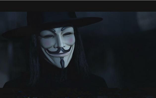 Midnight Revolutionary Mask & Cape Costume Set