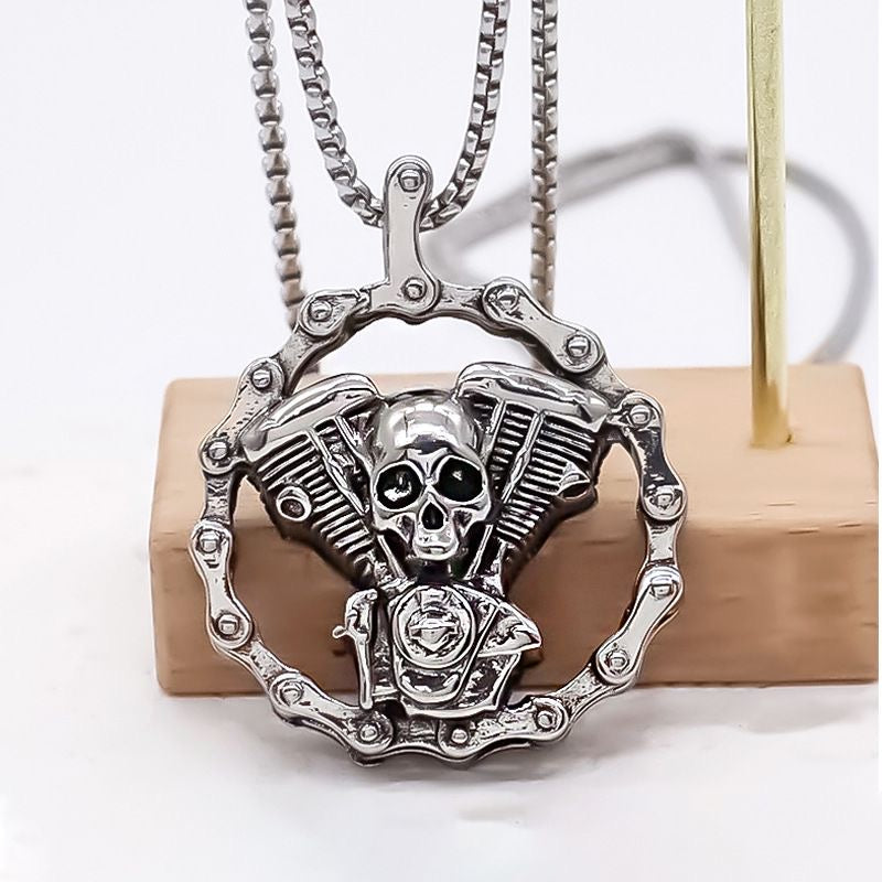 Vintage Punk Mechanical Skull Engine Pendant Necklace | Retro Biker Style Industrial Jewelry