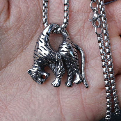 3D Climbing Jaguar Pendant Necklace | Punk Wildlife Street Jewelry