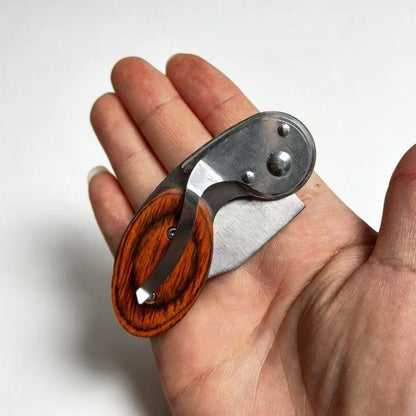 Mini folding EDC utility tool folded view