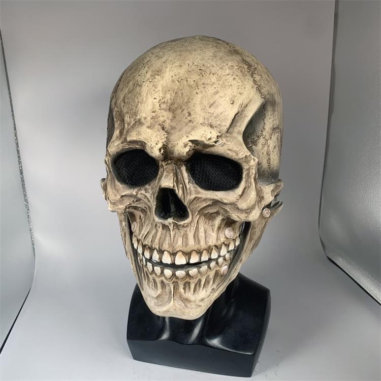 Movable-Jaw Skull Mask with Light-Up Options view 3